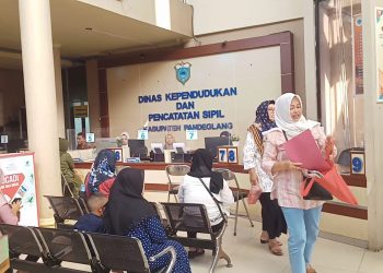 Bukan Hanya Habis, Pencetakan e-KTP di Disdukcapil Pandeglang Distop Gegara Punya Tunggakan Utang