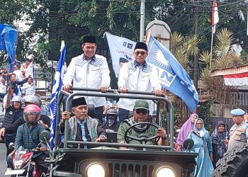 Syafrudin-Heriyanto Naik Mobil Jeep Daftar ke KPU Kota Serang