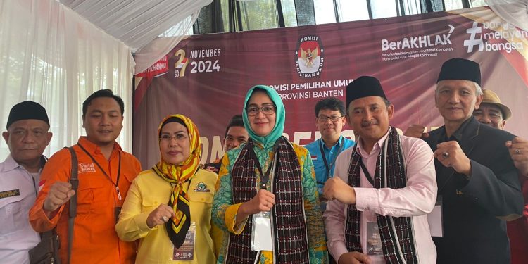 KPU Banten Nyatakan Berkas Pencalonan Airin-Ade Lengkap 