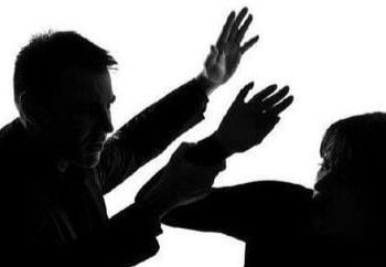 Hendak Salat Subuh, Perempuan Ini Dipukul Orang Tak Dikenal