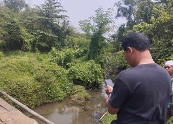 Banyak Ikan Mati di Kali Susukan Cileles Diduga karena Pencari Ikan Gunakan Obat Bius