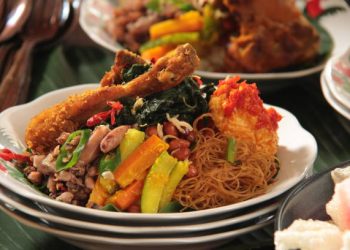 7 Menu Makan Siang Favorit Orang Indonesia, Kamu Pilih yang Mana?