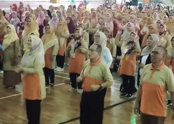 Bareng Guru dan Kepala TK, Bupati Irna Narulita Senam Kreasi