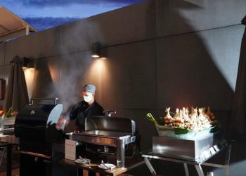 Swiss-Belinn Modern Cikande Hadirkan Halloween BBQ di Tepi Kolam Renang