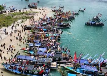 Calon Bupati Pandeglang Dewi Setiani Hadiri Acara Tasyakuran Laut
