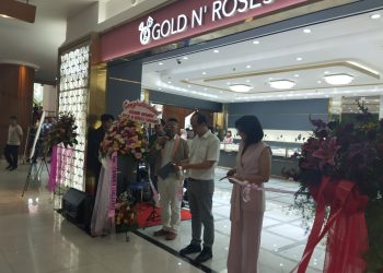 Baru Buka di Supermal Karawaci, Toko Mas Gold & Roses Langsung Diserbu Warga