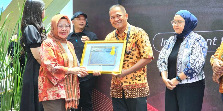 LamiPak Indonesia Terima Penghargaan di Banten Investment Forum 2024