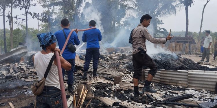 Gara-gara Korsleting Listrik, Rumah di Lebak Hangus Terbakar