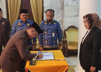 Sarudin Dikukuhkan Kembali Jadi Kepala BPKAD Kabupaten Serang