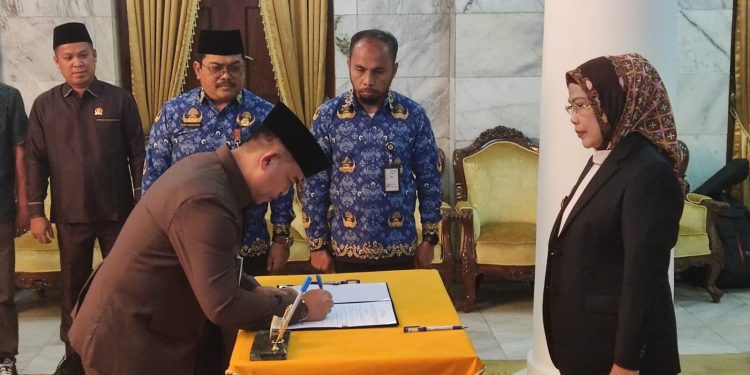 Sarudin Dikukuhkan Kembali Jadi Kepala BPKAD Kabupaten Serang