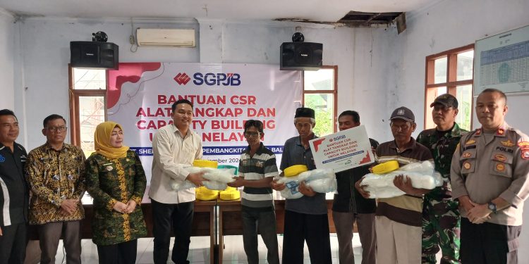 PT SGPJB Kembali Salurkan Bantuan untuk Nelayan di Sekitar Perusahaan
