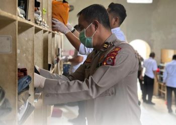 Sidak Kamar Warga Binaan, Petugas Rutan Serang Temukan Barang Terlarang