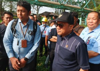 Menteri Lingkungan Hidup Sidak Pembuangan Limbah di PT Indah Kiat
