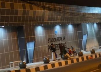 Bikin Geram, Remaja Naikkan Motor ke Trotoar di Stadion Berkah Pandeglang yang Baru Direnovasi