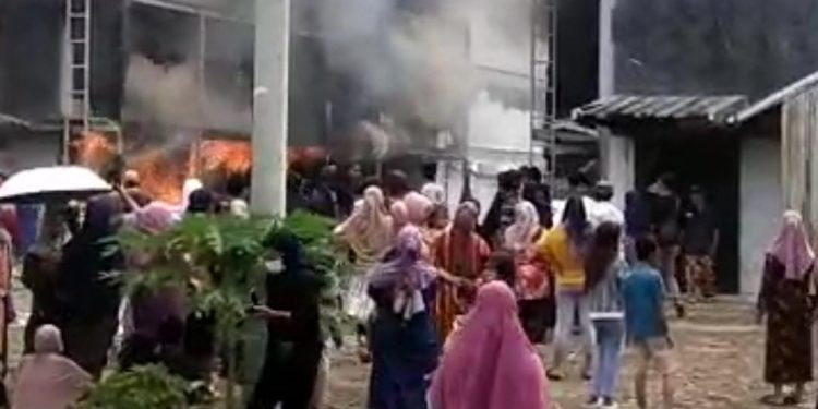Peternakan Ayam di Curuggoong Padarincang Diduga Dibakar Warga