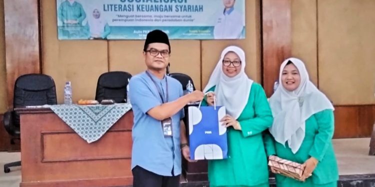 PC Fatayat NU Lebak Gelar Sosialisasi Literasi Keuangan untuk Pemberdayaan Perempuan