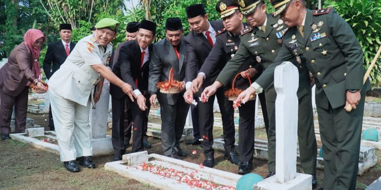 Hadiri Peringatan Hari Pahlawan, Sekda Ajak Pegawai Lakukan Hal Ini