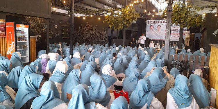 Didukung Ibu-ibu Majelis Taklim Cipondoh, Andra Soni Janji Atasi Kemiskinan di Banten