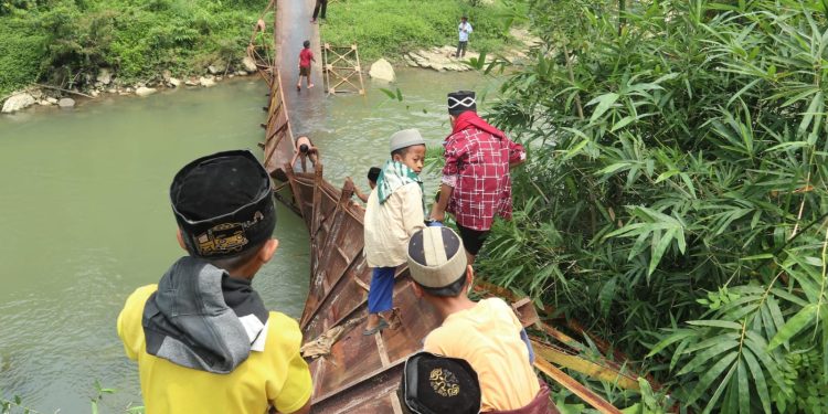 Anggota Dewan Minta Pemkab Lebak Gercep Perbaiki Jembatan Gantung Rusak