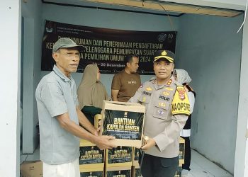 Banjir Pagelaran Belum Surut, Kapolres Pandeglang Salurkan Bantuan