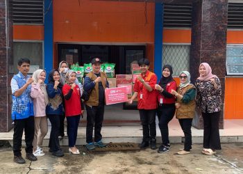 Alfamart Salurkan Bantuan untuk Korban Banjir 13 Kecamatan di Pandeglang
