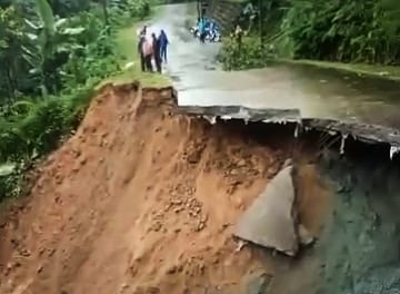 Ngeri, Akses Jalan ke Wisata Gunungluhur Ambles Sepanjang 100 Meter