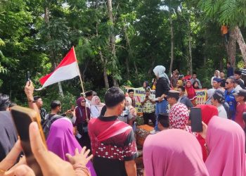 Proyek TPST, Mahasiswa: Melanggar Perda RTRW