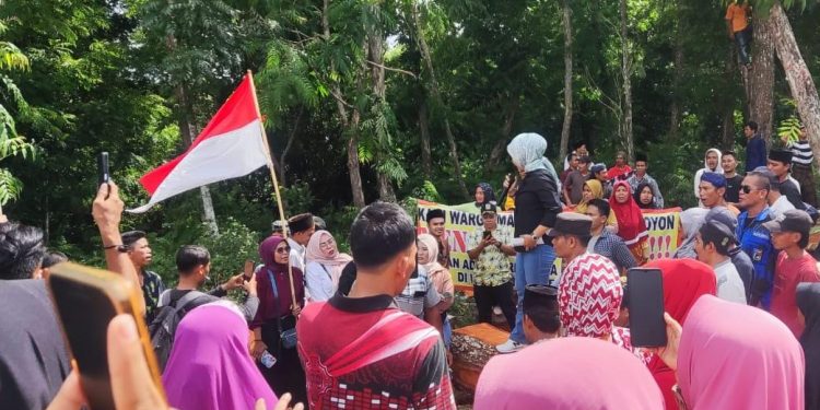 Proyek TPST, Mahasiswa: Melanggar Perda RTRW