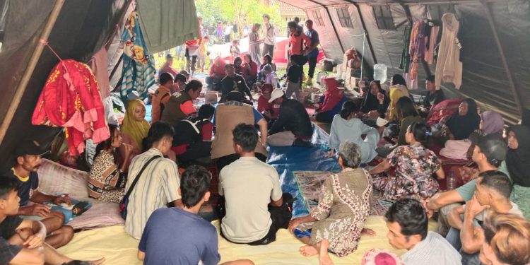 250 Korban Pergerakan Tanah dan Longsor di Lebak Selatan Mengungsi