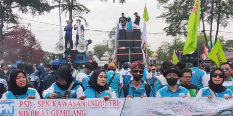 Buruh Kabupaten Serang Minta Upah Naik 10,9 Persen