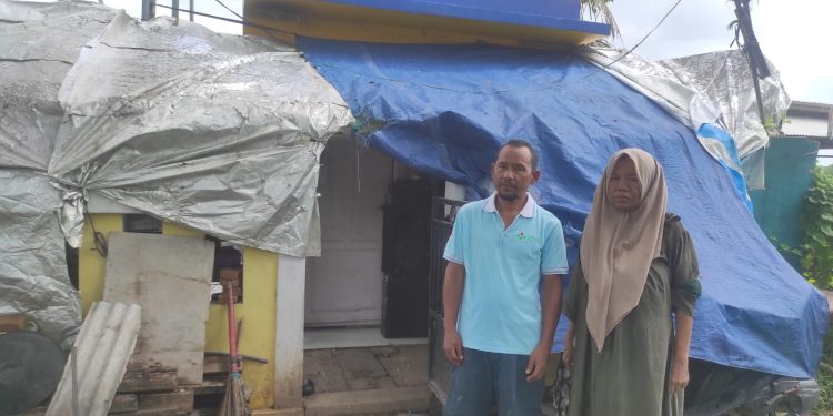 Rumahnya Ambruk, Warga Carenang Harus Tinggal di Gedung Pamsimas