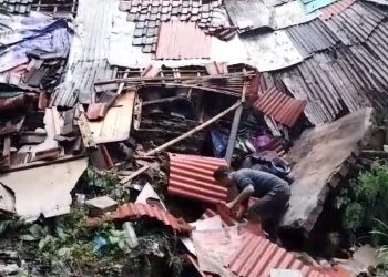 Tanah Bergerak Sebabkan Dapur Rumah di Saketi Ambruk