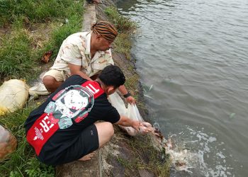 Program Ketahanan Pangan, Polres Serang Kembali Tebar Ribuan Benih Ikan di Danau Puspemkab Serang