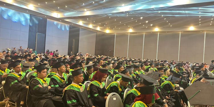 215 Mahasiswa STKIP dan STAI Diwisuda, PK 1 Sampaikan Hal Ini