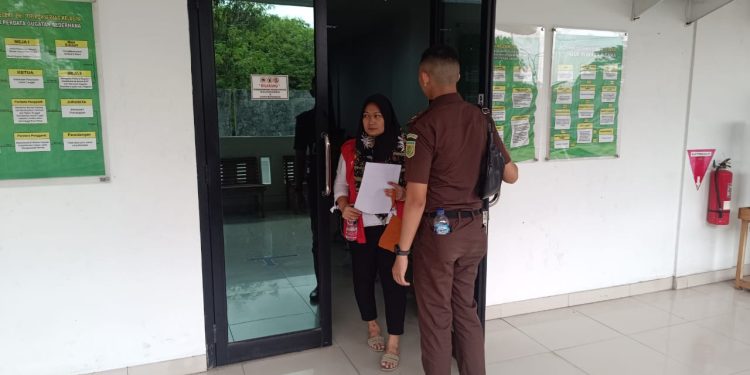 Perempuan Asal Petir Dituntut 20 Bulan Penjara Gegara Menyiram Kuah Bakso Panas ke Korbannya