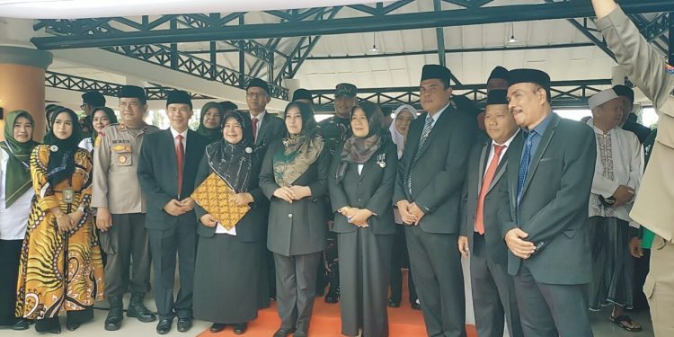 Jadi Pembina Upacara, Bupati Irna: Wujudkan Asta Cita Pemerintahan Bersih