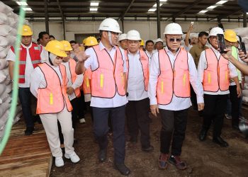 Menko Zulhas Minta Tidak Ada Hambatan Distribusi Pupuk Subsidi