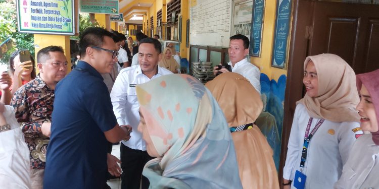 Wamen BUMN Tinjau Program MBG di SDN Curug Kulon IV