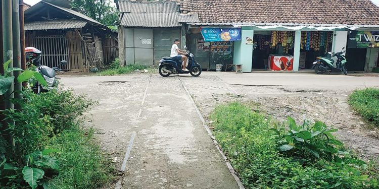 Warga Kadomas Rela Digusur Demi Proyek Reaktivasi Jalur Rel Kereta Api Rangkasbitung Labuan, Asalkan….