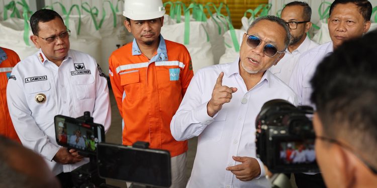 Kunker ke Banten, Menko Zulhas Pastikan Kebutuhan Garam Nasional Tercukupi