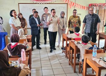 Menteri Perlindungan Pekerja Migran Ikut Tinjau Makan Bergizi Gratis di Tangsel