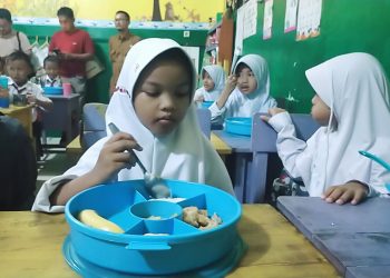 Dapat Program MBG, Seorang Anak Yatim di Pandeglang Mengaku Tidak Pernah Sarapan Pagi