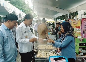Wabup Pandeglang Iing Buka Bazar Takjil Ramadan