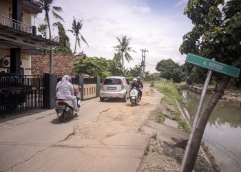 Jalan di Kadipaten Rusak Parah