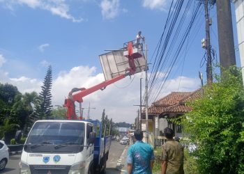Rambu Petunjuk Arah Nyaris Roboh di Pandeglang, Dishub Turunkan Sementara