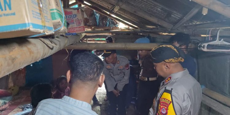 Miris, Satu Keluarga di Kecamatan Bandung Tinggal di Bekas Kandang Kerbau