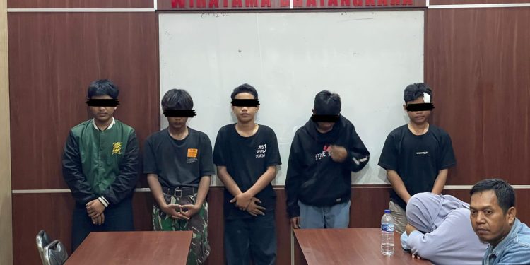 Hendak Tawuran dan Bawa Senjata Tajam, Lima Remaja Ditangkap Polresta Serang Kota 