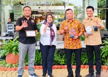 Puncak HPSN 2025, PWI Kabupaten Tangerang Dapat Penghargaan Jurnalis Hijau