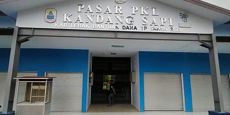 Sewa Lapak di Pasar PKL Kandangsapi Lebak Diusulkan Digratiskan