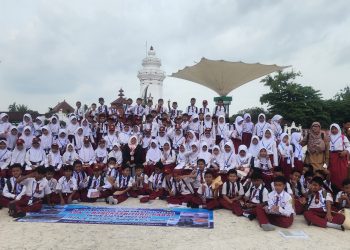 Kenalkan Sejarah, Ratusan Siswa SDN 1 Rangkasbitung Barat Kunjungi Banten Lama
